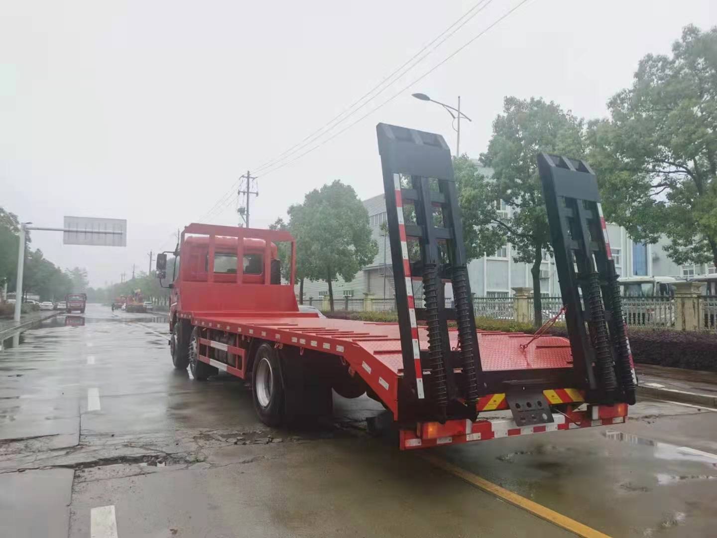 華神后八輪平板車(chē)
